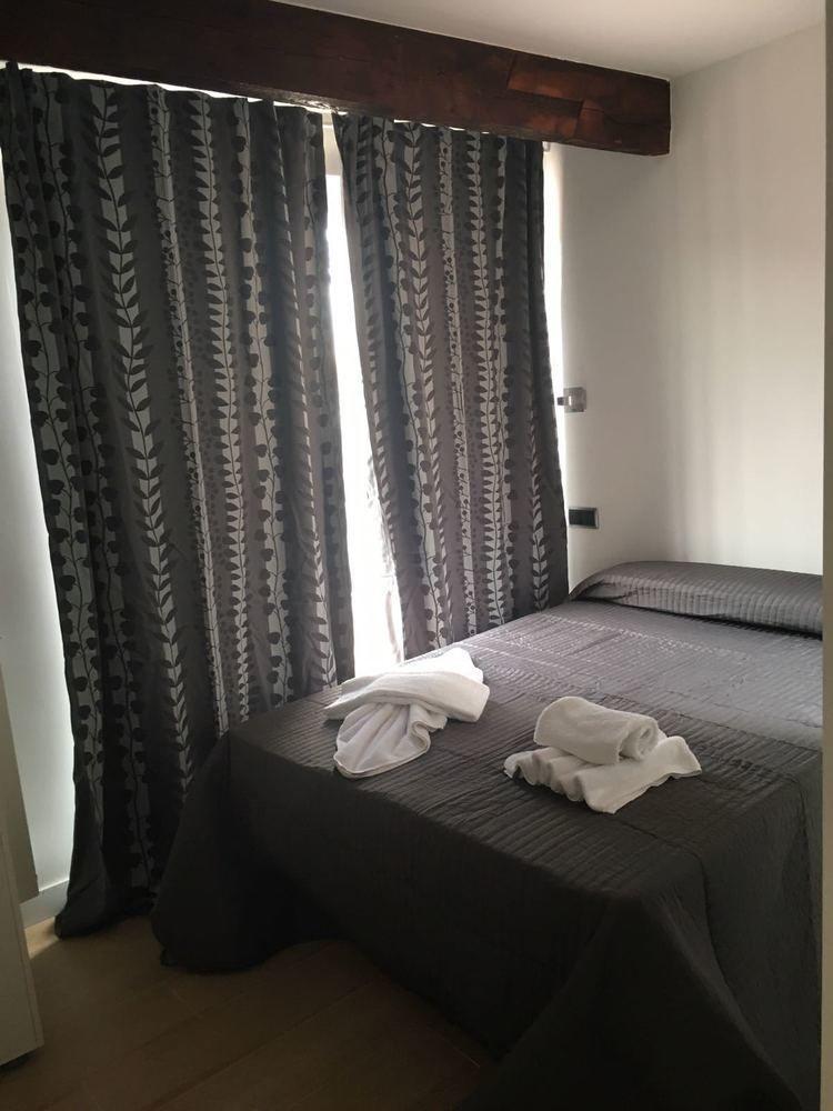 Hostal Inter Plaza Mayor Auto Check In Madrid Exteriör bild