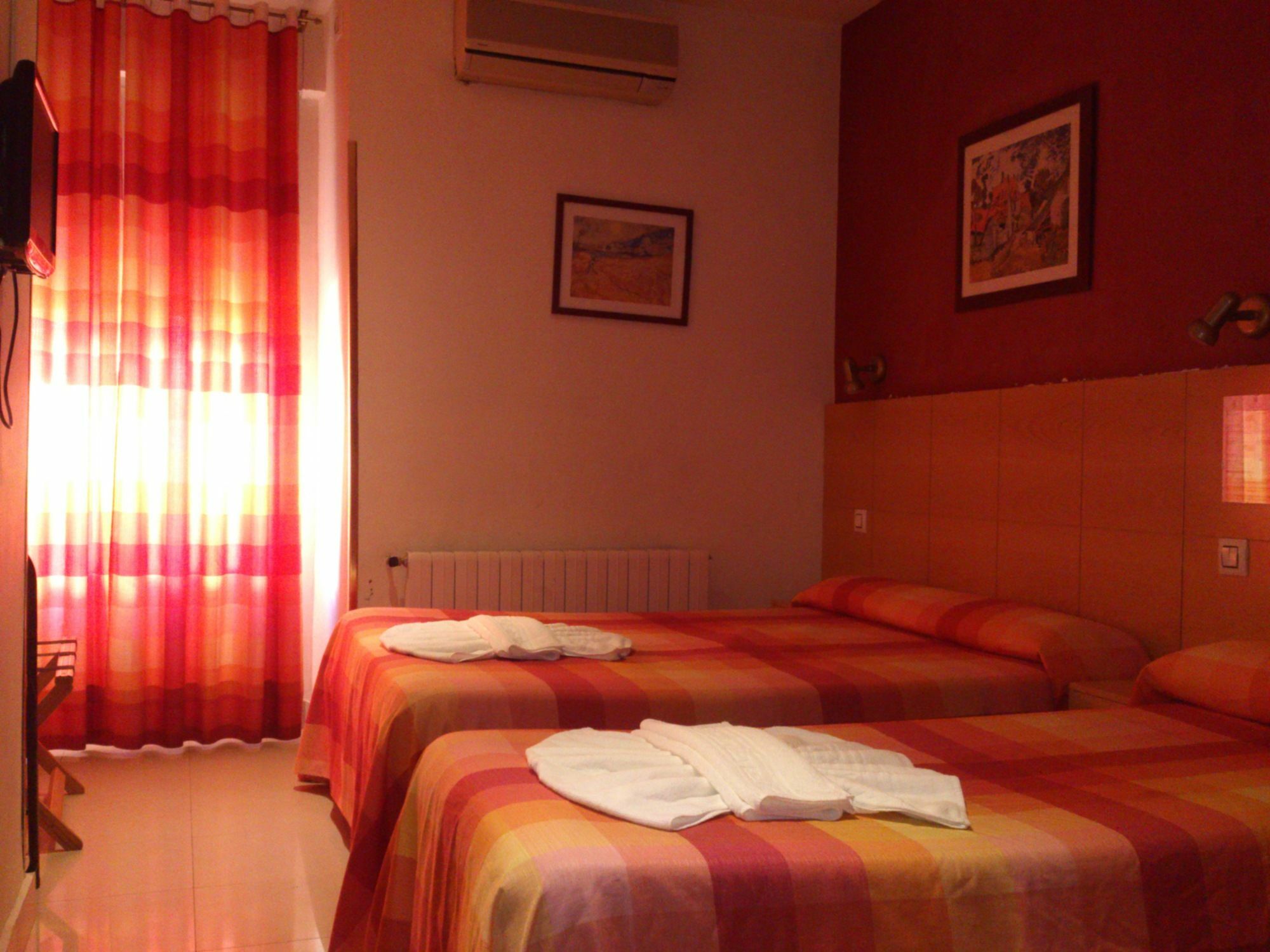 Hostal Inter Plaza Mayor Auto Check In Madrid Exteriör bild