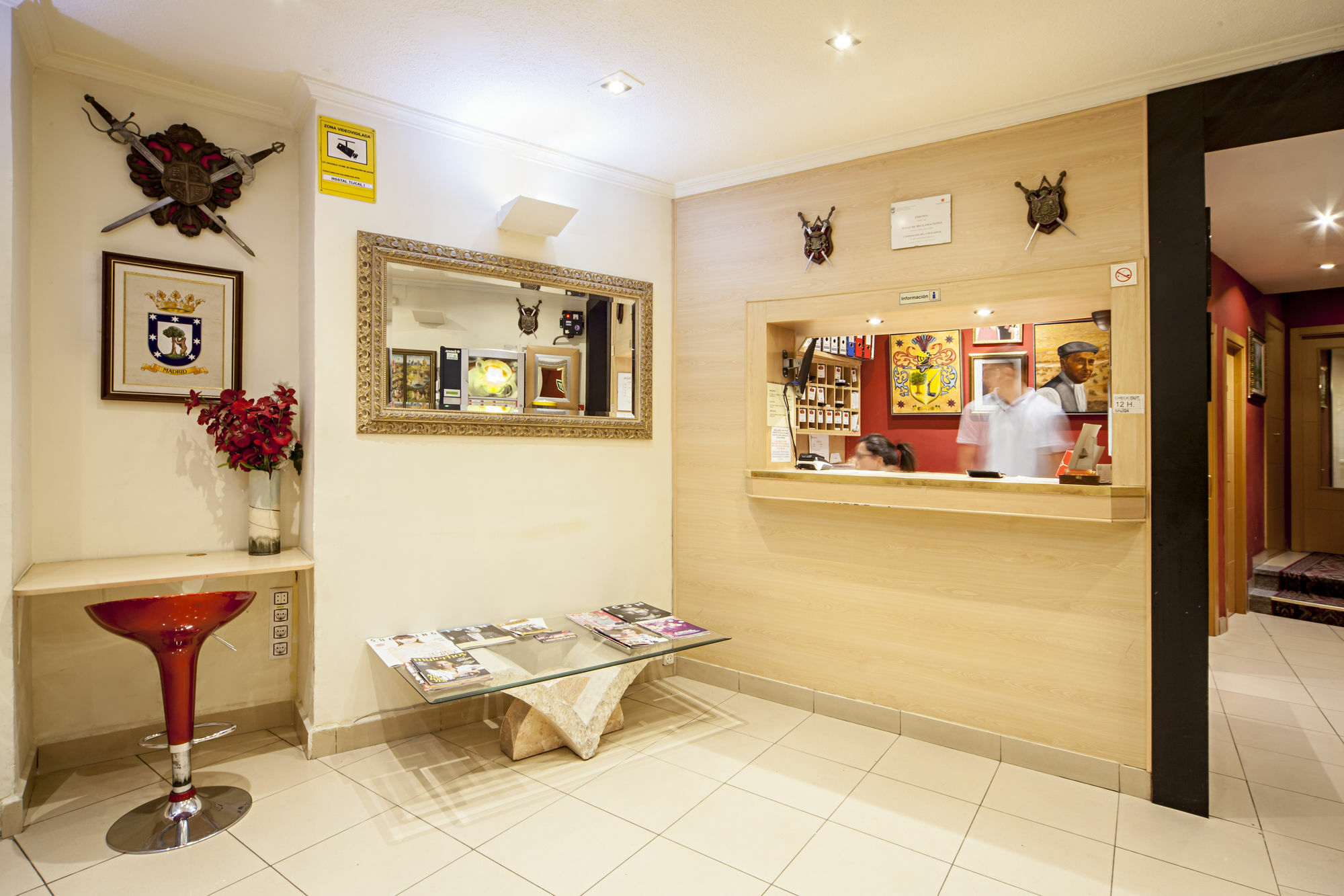 Hostal Inter Plaza Mayor Auto Check In Madrid Exteriör bild