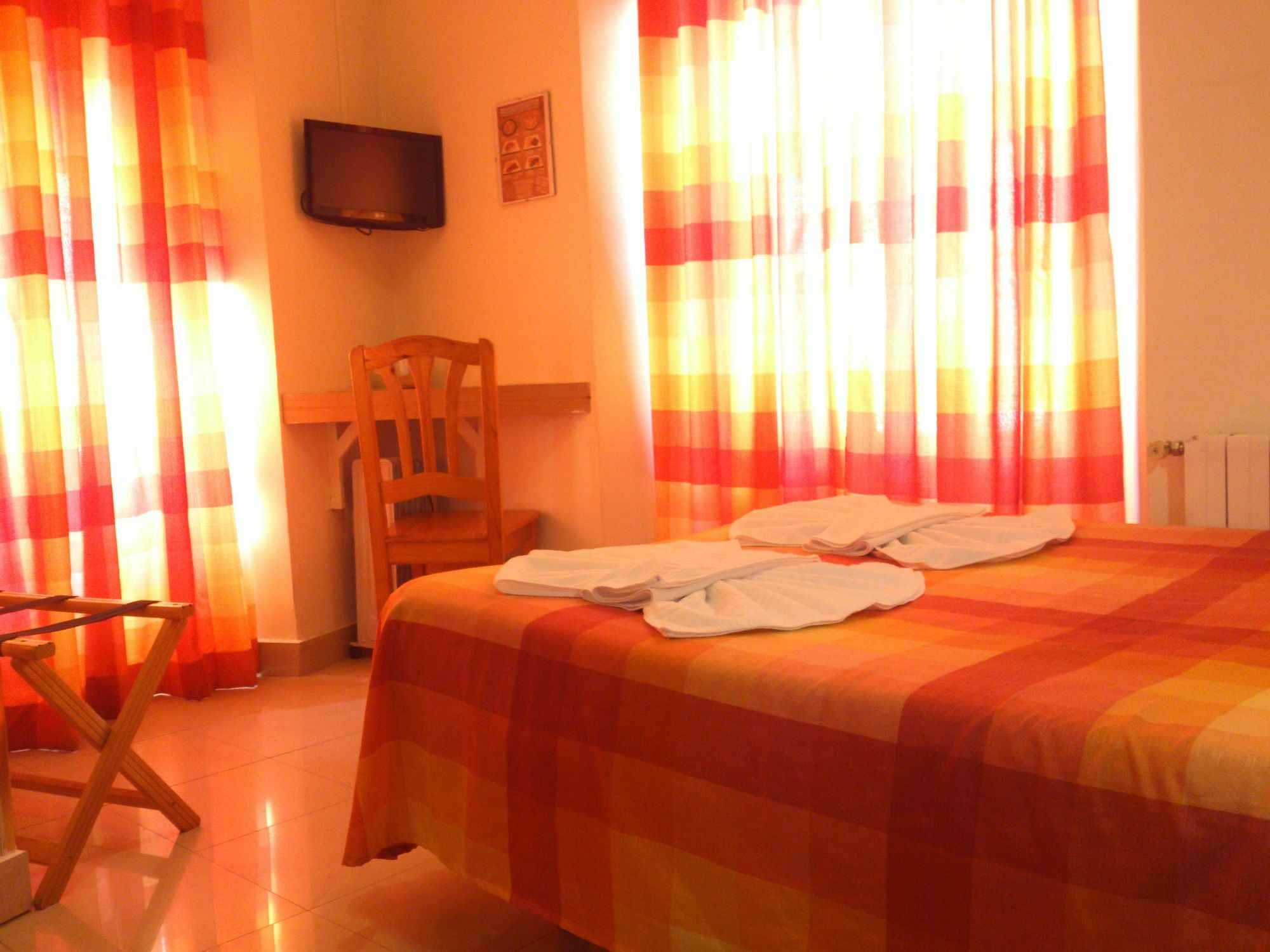 Hostal Inter Plaza Mayor Auto Check In Madrid Exteriör bild