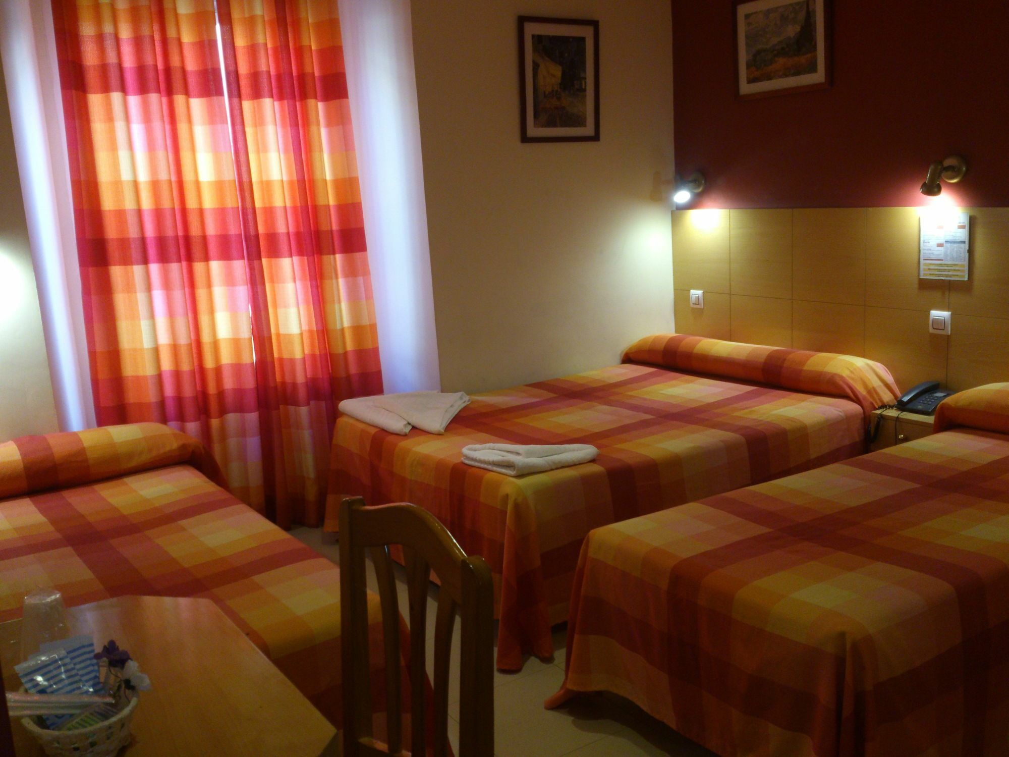 Hostal Inter Plaza Mayor Auto Check In Madrid Exteriör bild